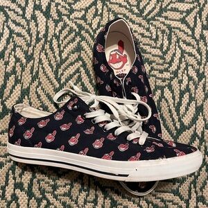 Unisex Cleveland Indians Sneakers - Like New!